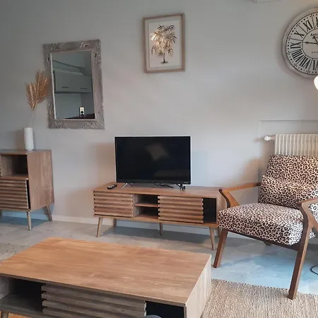 A 100m De La Мандельё-ла-Напуль